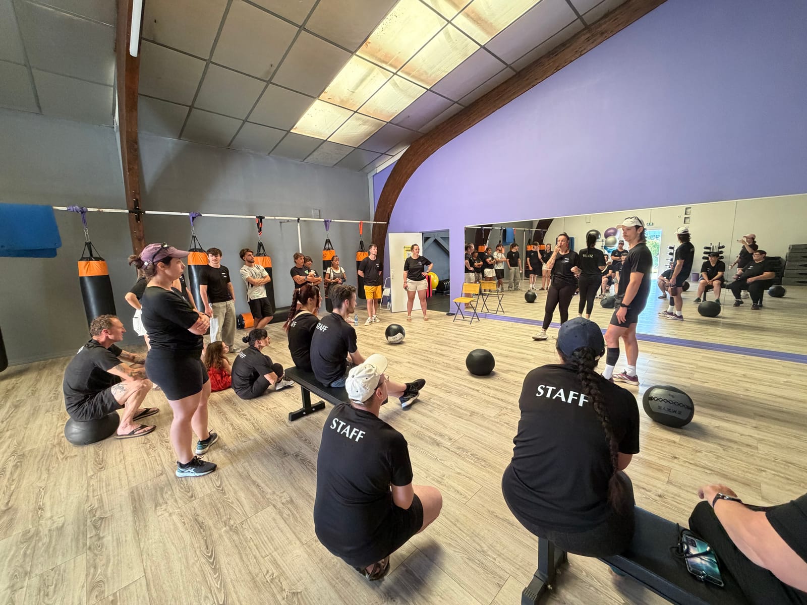 Les bénévoles assurent le comptage des répétitions lors du 7 Minutes Chrono à Langon