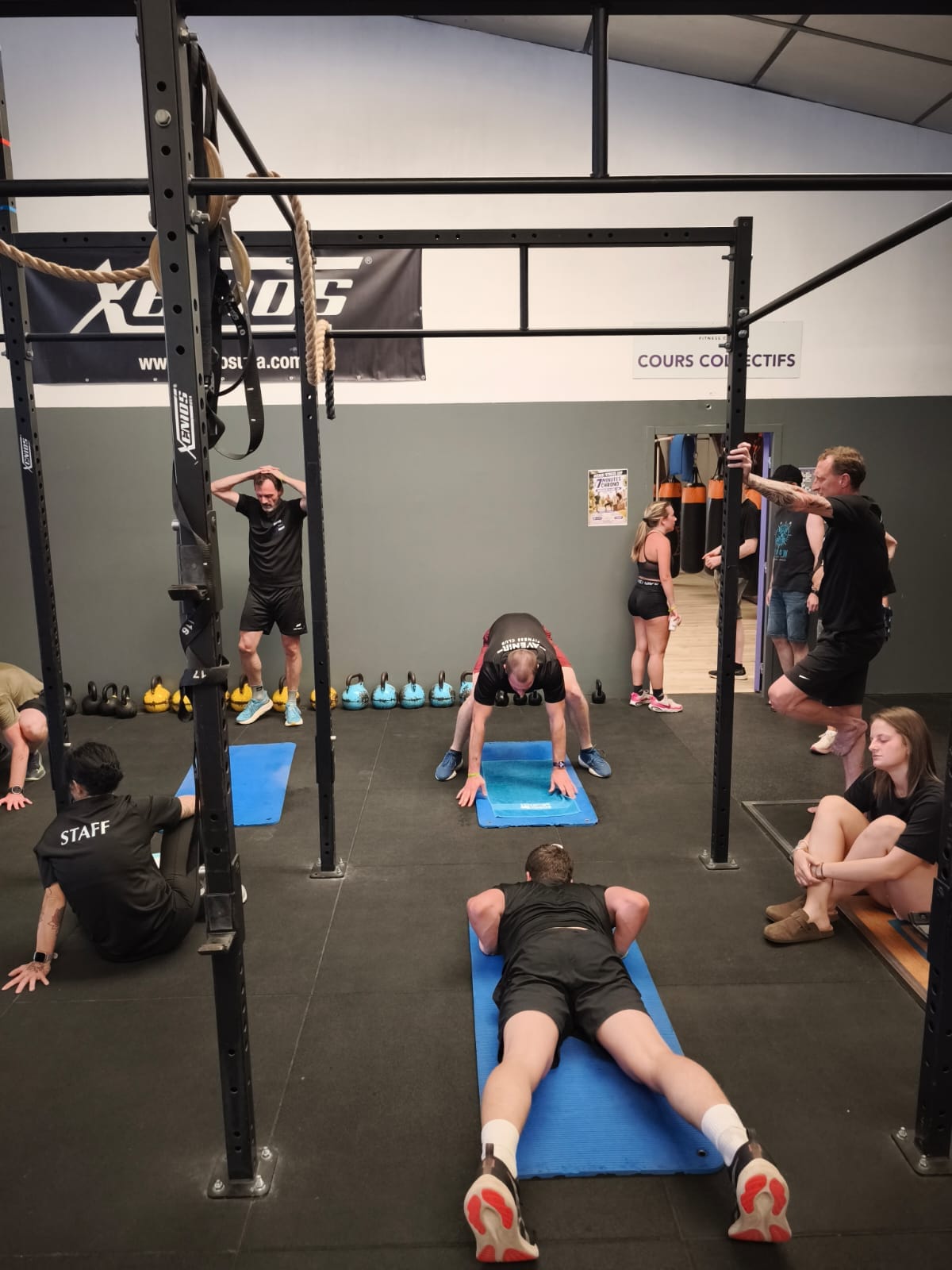 Burpees en compétition E7MOM — Avenir Fitness Cup 7 Minutes Chrono