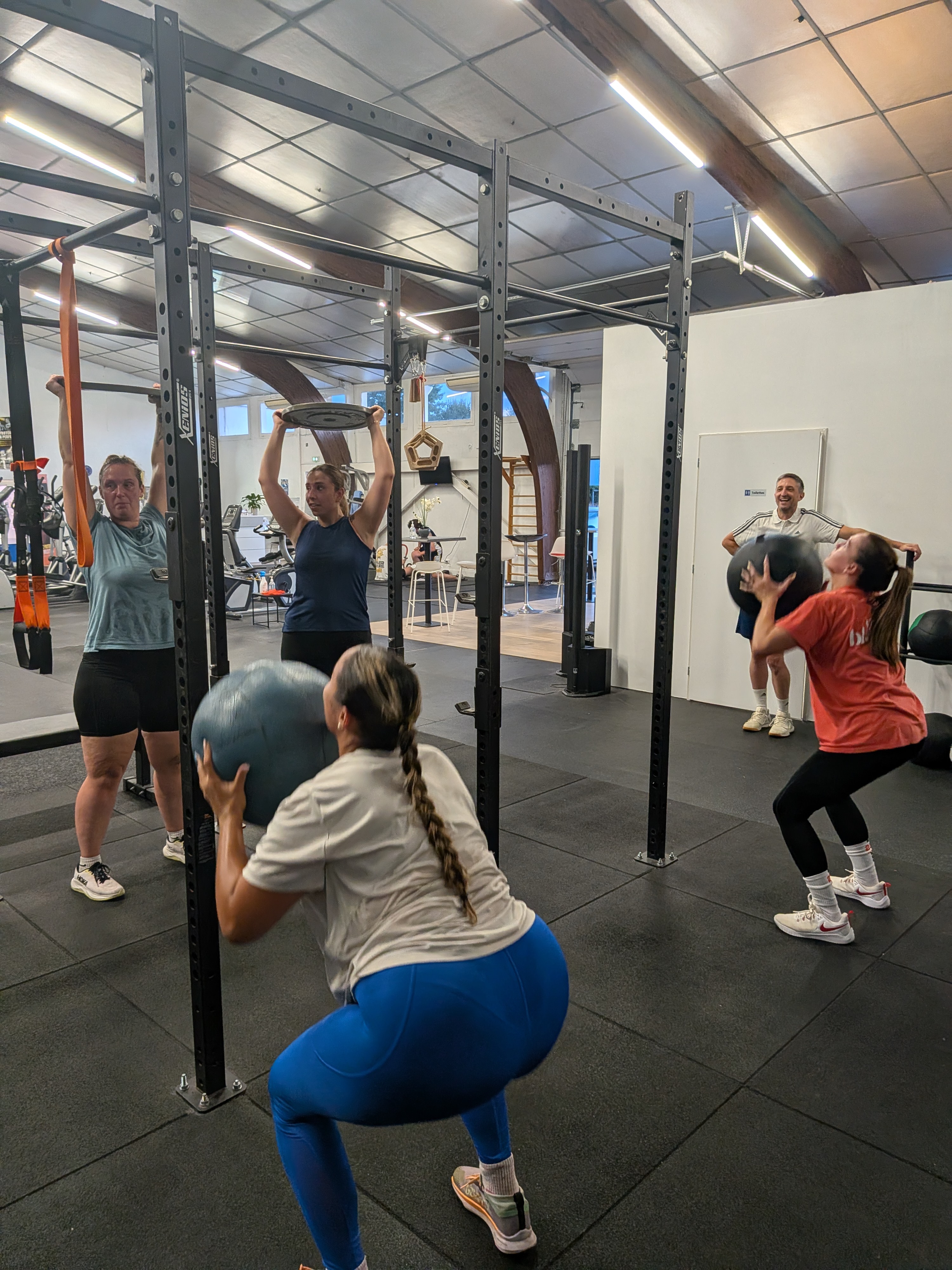 Atelier wall ball pendant l'entraînement du Stade Langonnais Handball à Avenir Fitness Langon