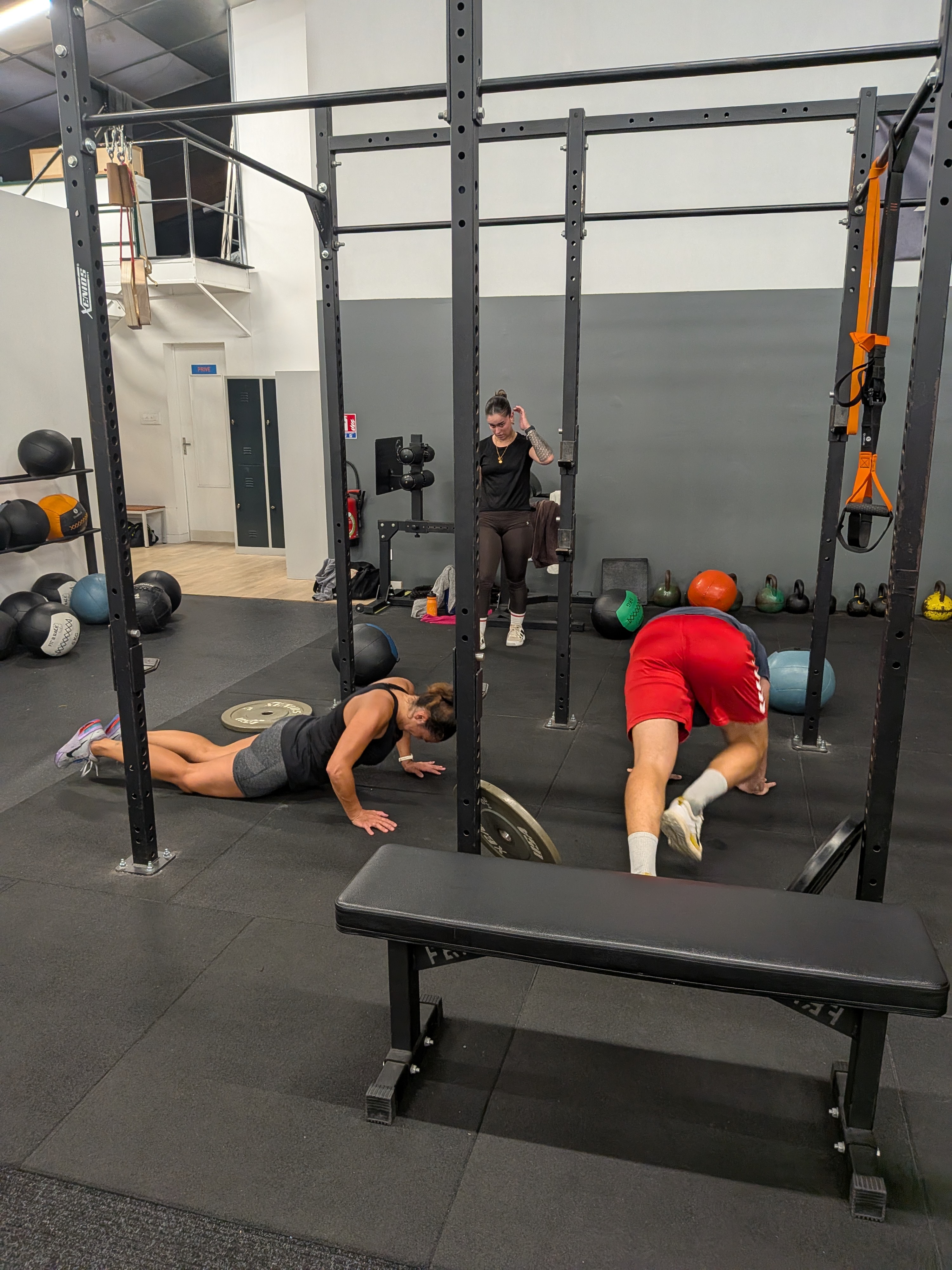 Atelier de pompes pendant le circuit cardio du Stade Langonnais Handball à Avenir Fitness Langon