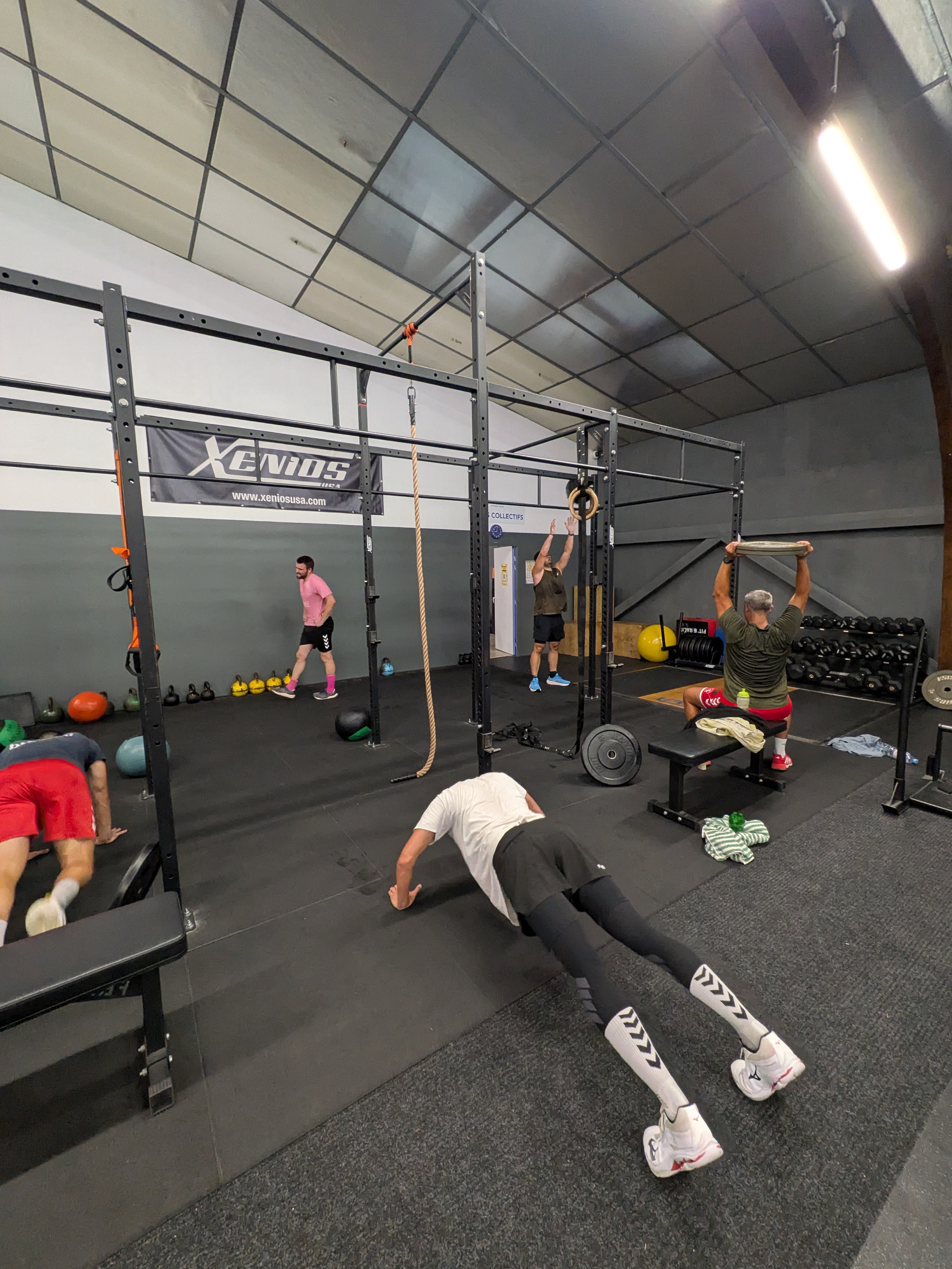 Atelier de pompes pendant le circuit cardio du Stade Langonnais Handball à Avenir Fitness Langon