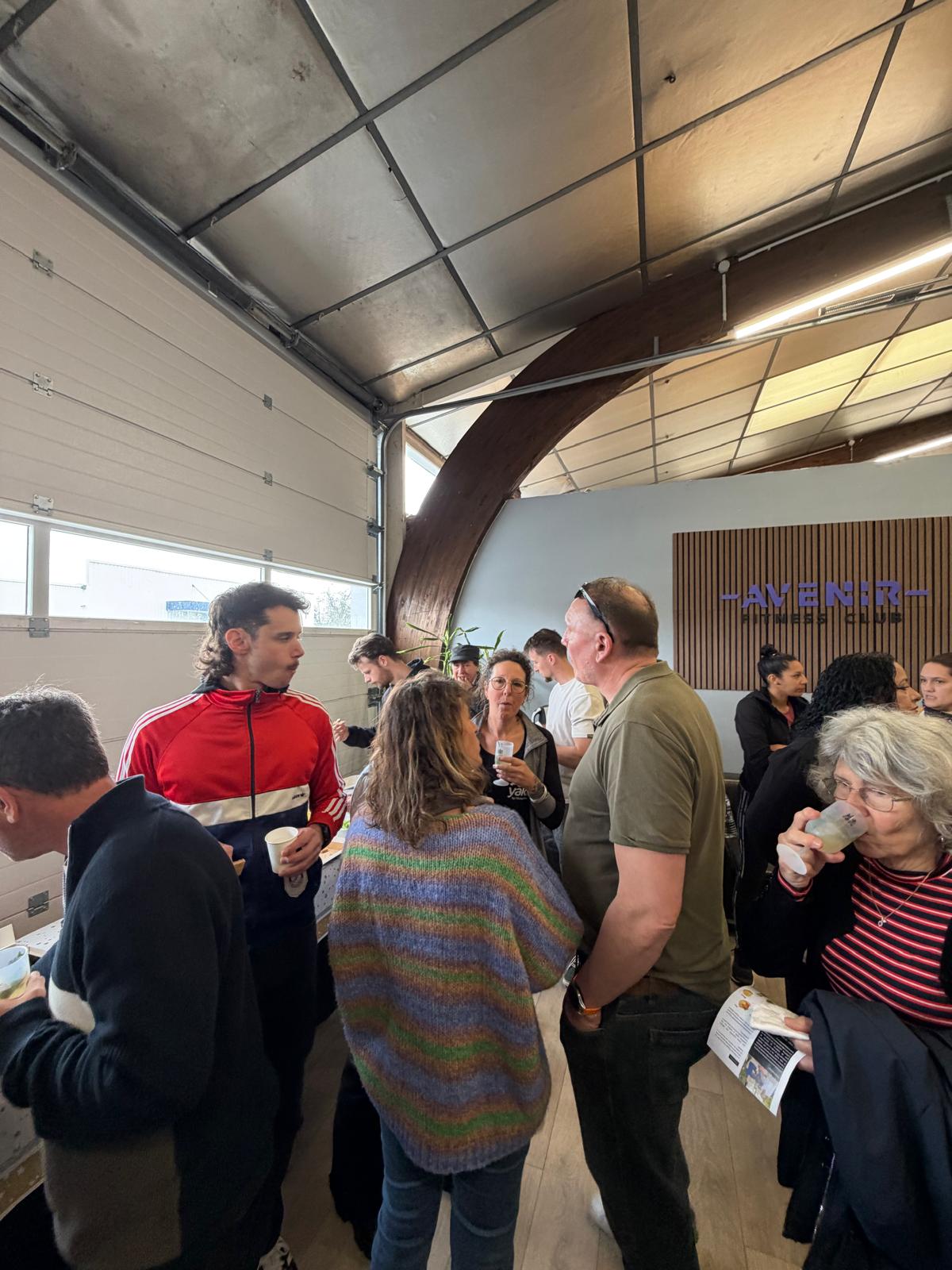 Adhérents réunis pour l'inauguration Avenir Fitness Langon