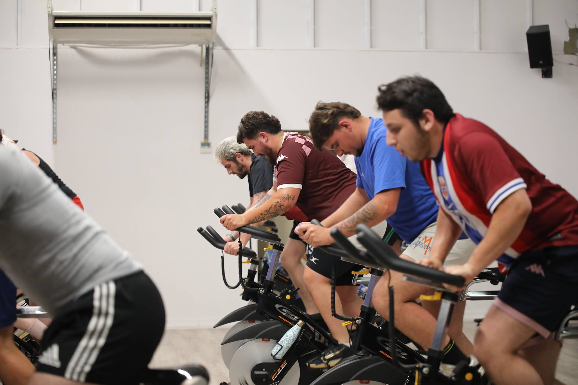 L'UA Cadillac Rugby à l'entraînement chez Avenir Fitness Langon — cross training et RPM